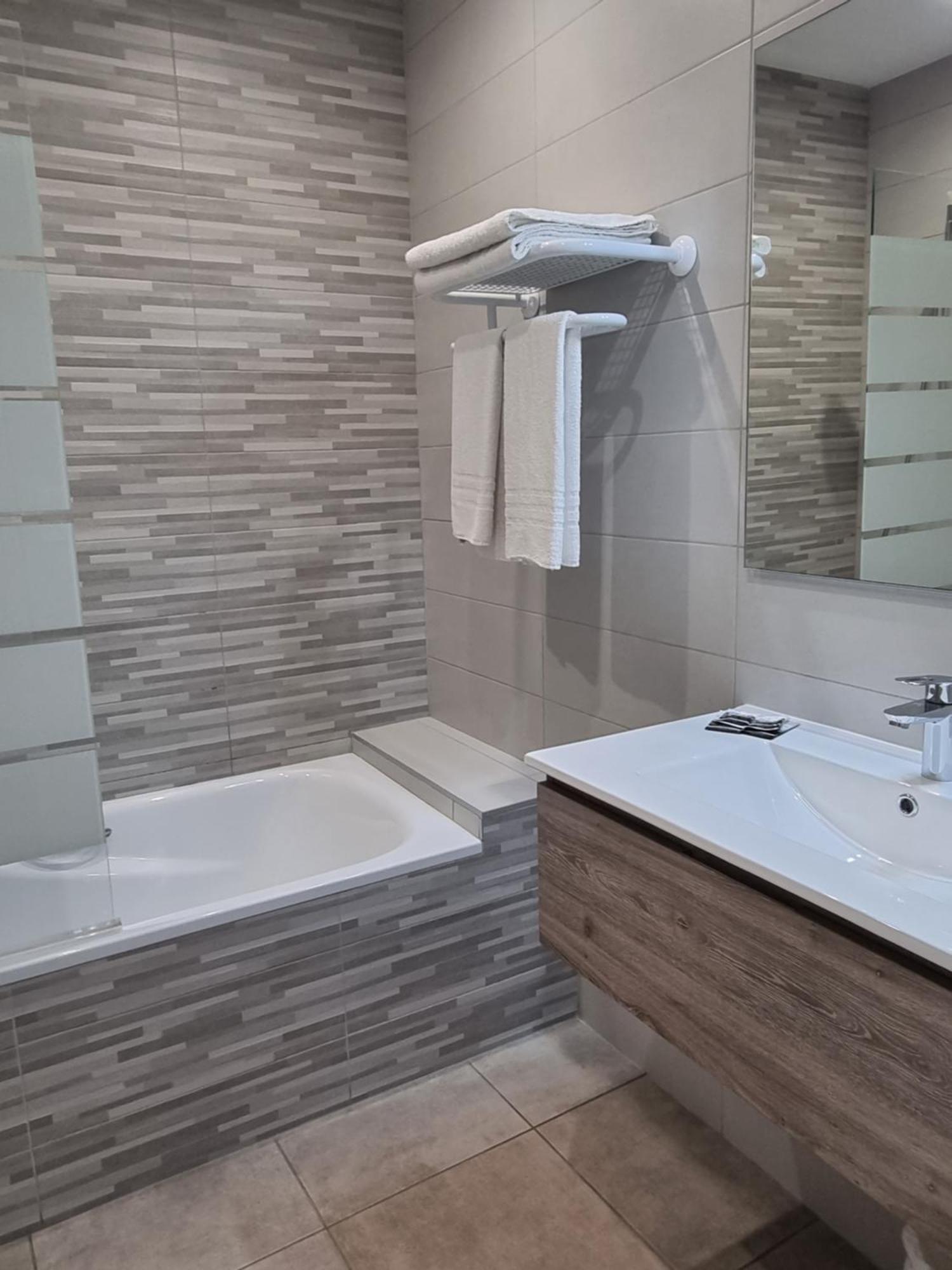 Hotel Ambeille Vue Mer 科利尤尔 外观 照片